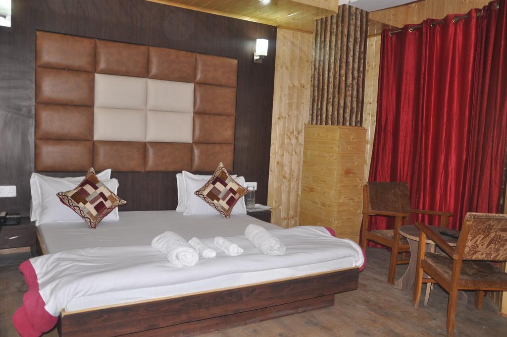 Durgjan Hotel Azad חדר תמונה