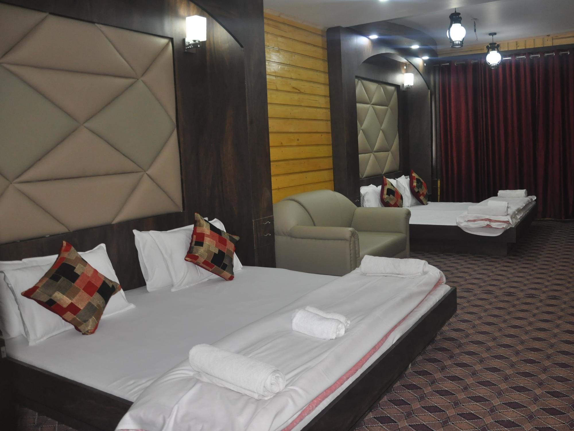 Durgjan Hotel Azad מראה חיצוני תמונה